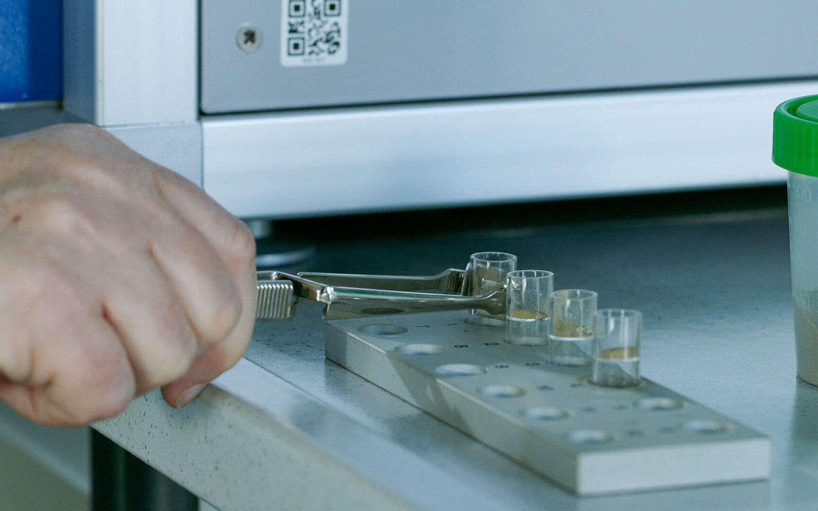 Solid samples analyzed with the acquray
