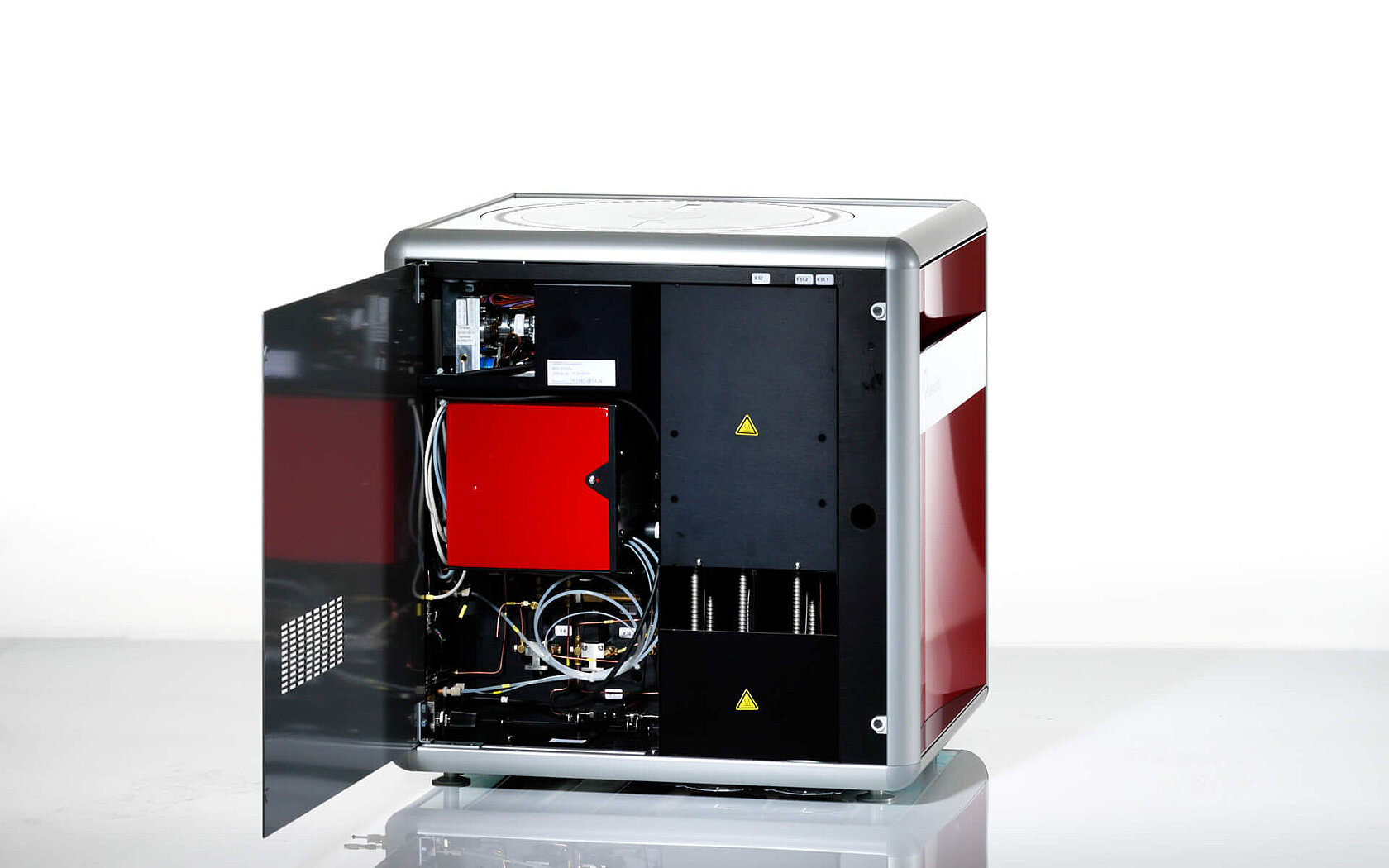 Elemental analyzer vario EL cube with open side door