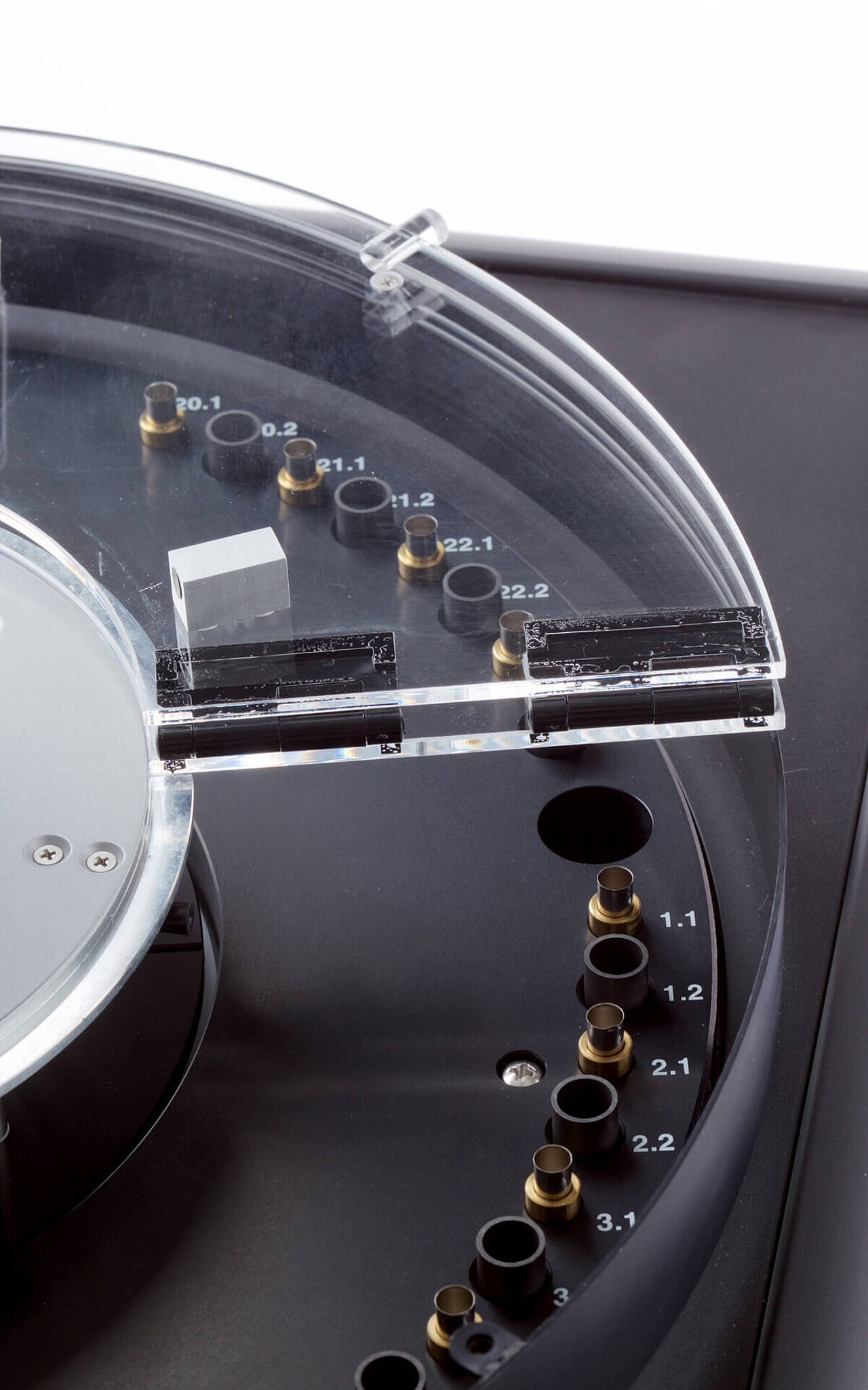 inductar ONH cube autosampler with crucibles