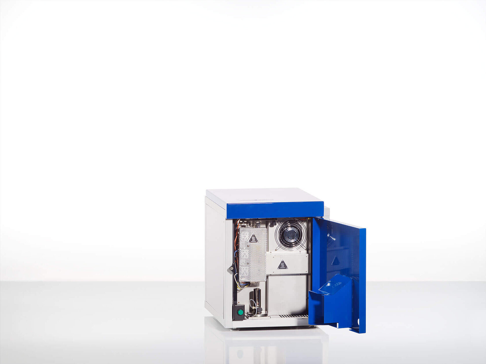 acquray solid module with open door