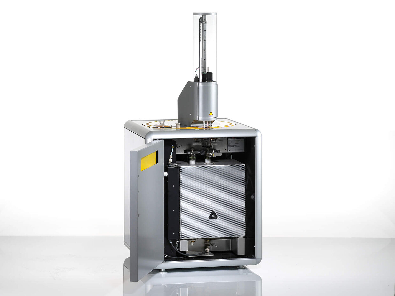 Sulfur and nitrogen analyzer trace SN cube with open door