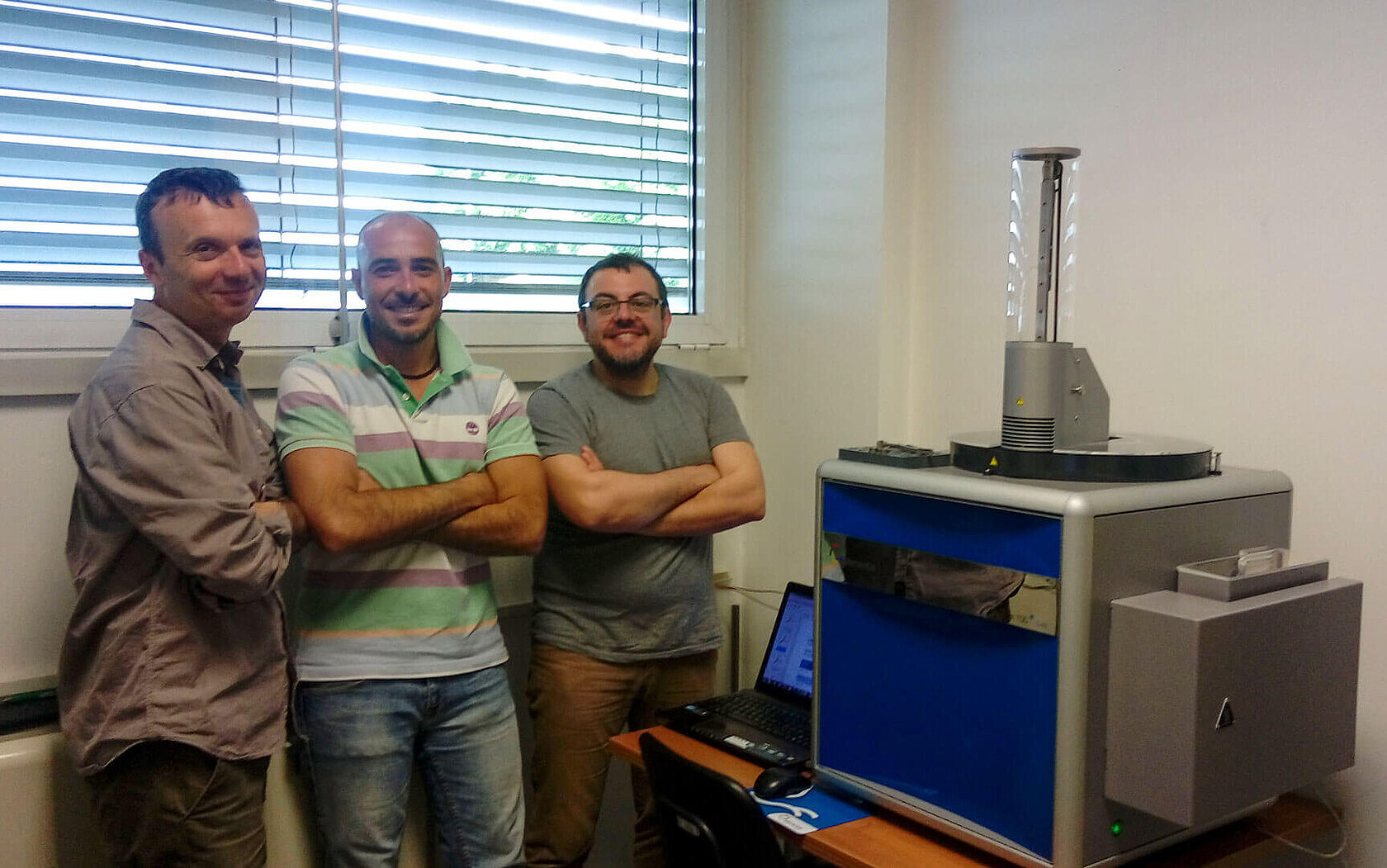 Prof Bianchini, Dr Natali, and Dr Pasquale Carlino with the soli TOC® cube