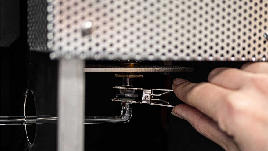 Tool-free maintenance