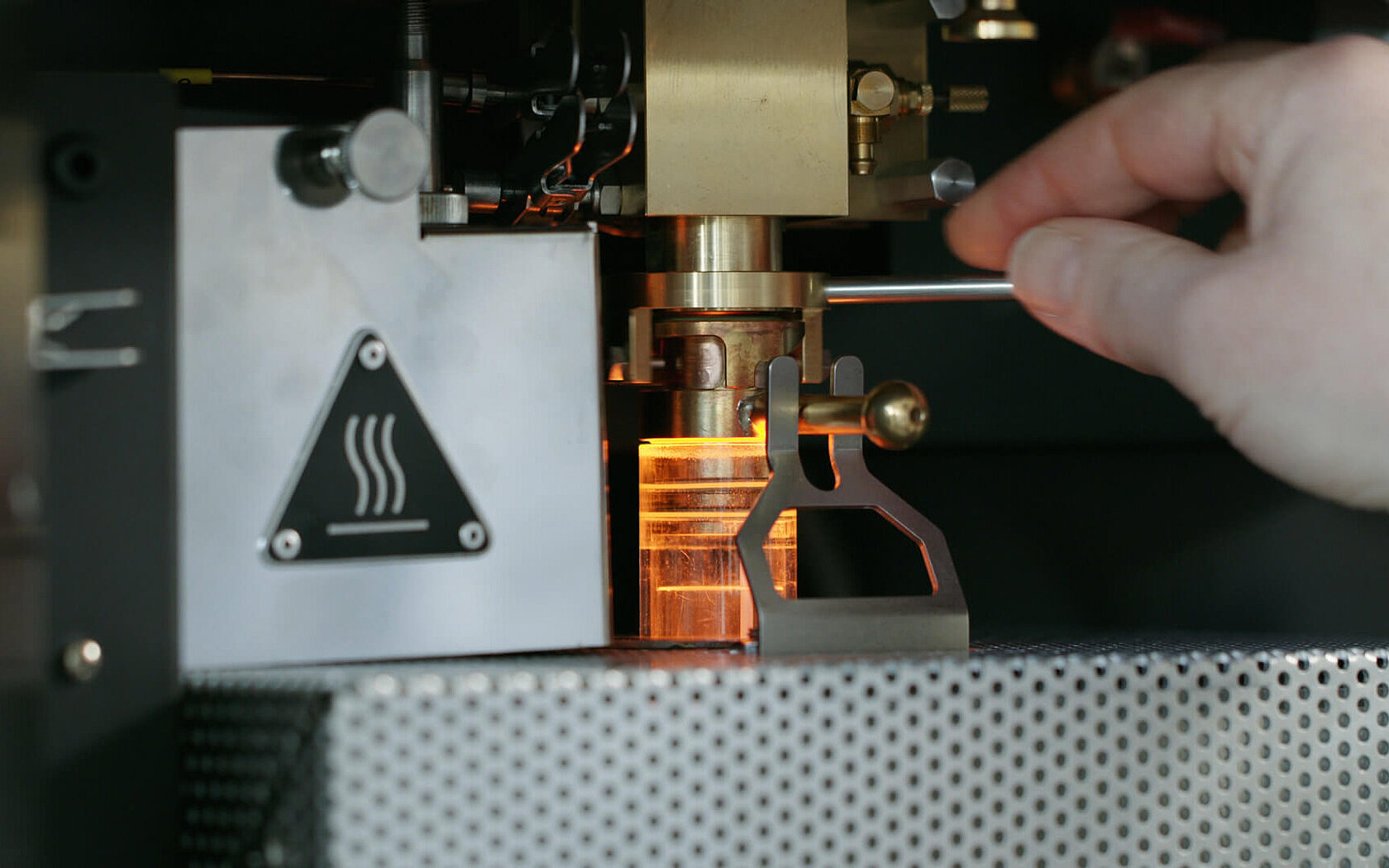 Werkzeugfreie Wartung des UNICUBE