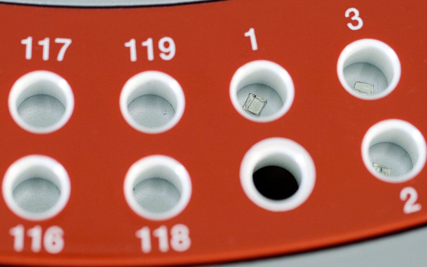 Automatischer Probengeber des UNICUBE