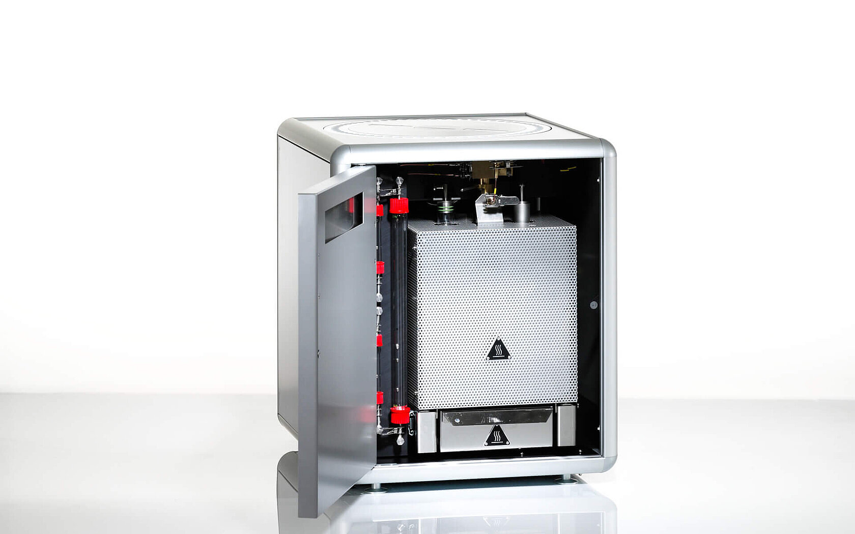 Organic elemental analyzer vario MAX cube with open door