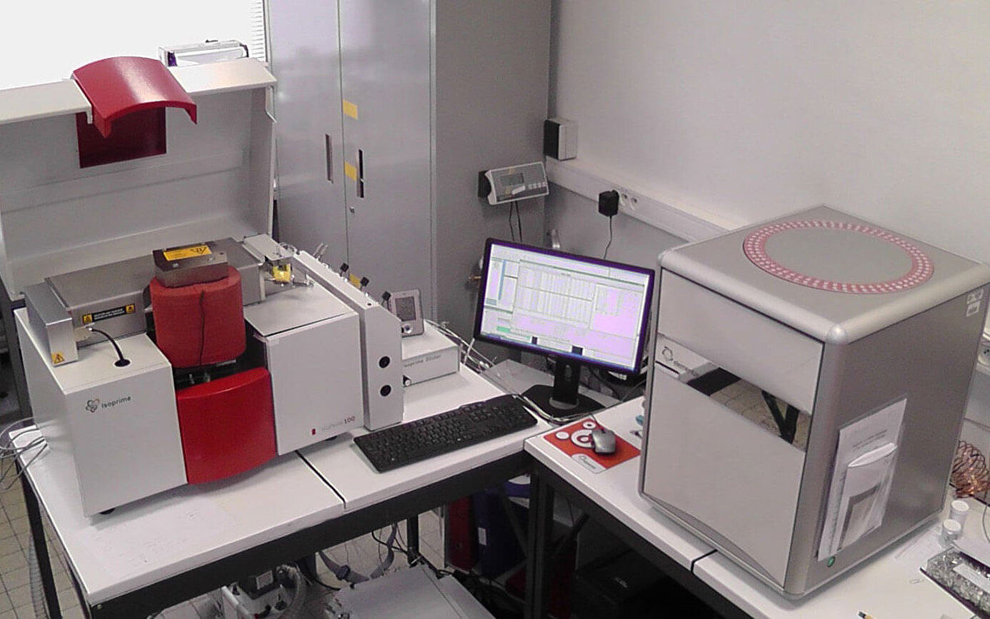 Laboratory of the University Claude Bernard Lyon 1 with IsoPrime100 IRMS system