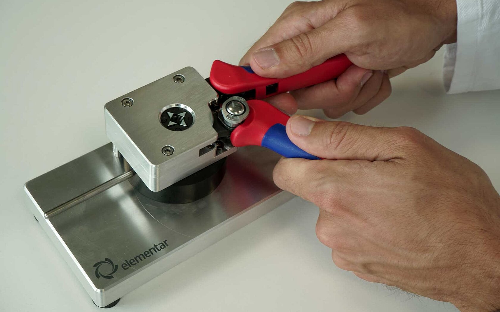 Nickel capsule press inPress