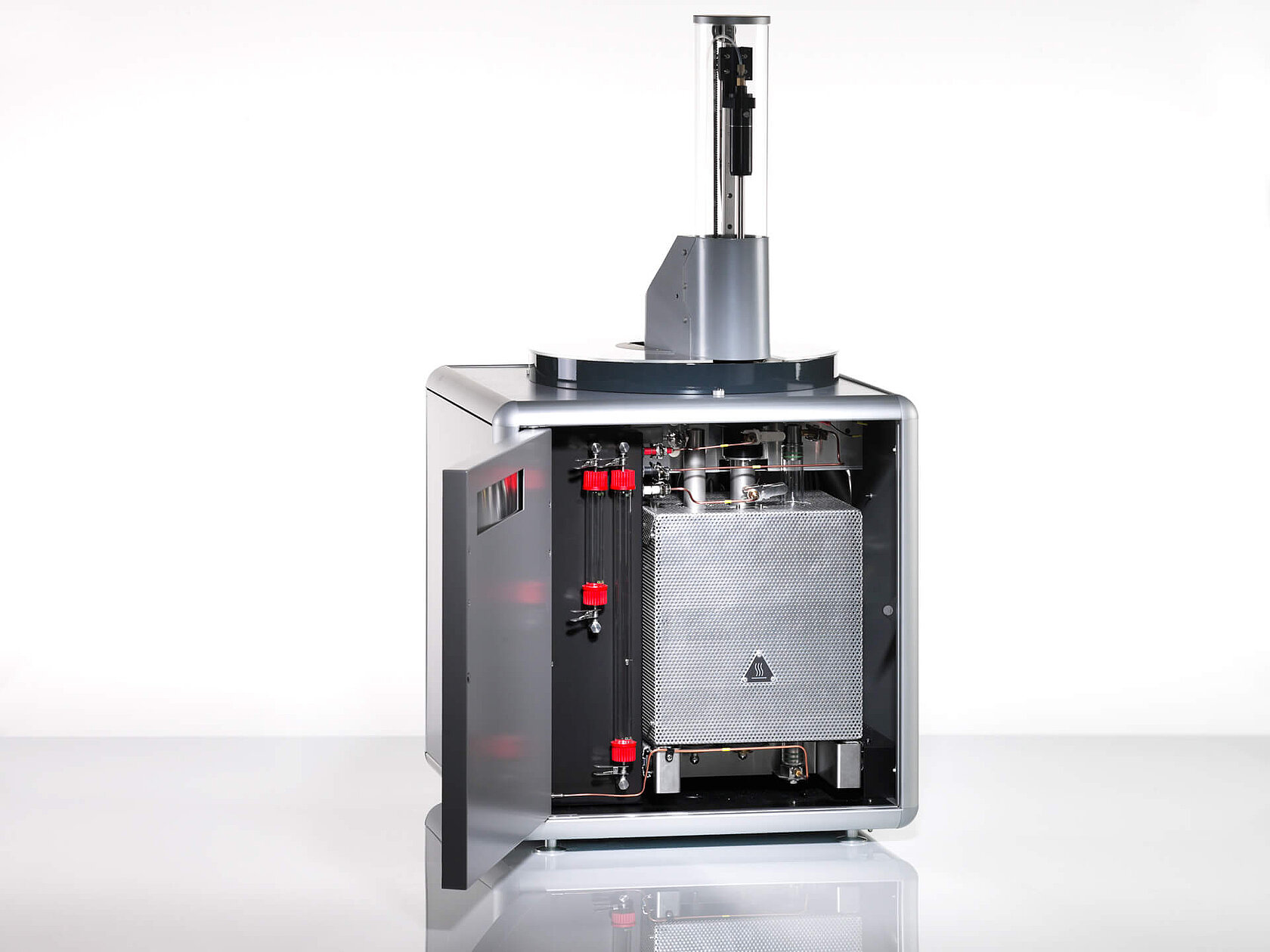 Organic elemental analyzer vario MAX cube with open door