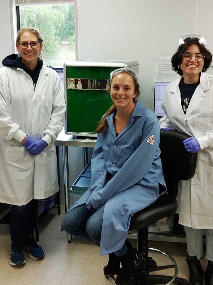 The team of Plantible Foods with their rapid N exceed nitrogen/protein analyzer