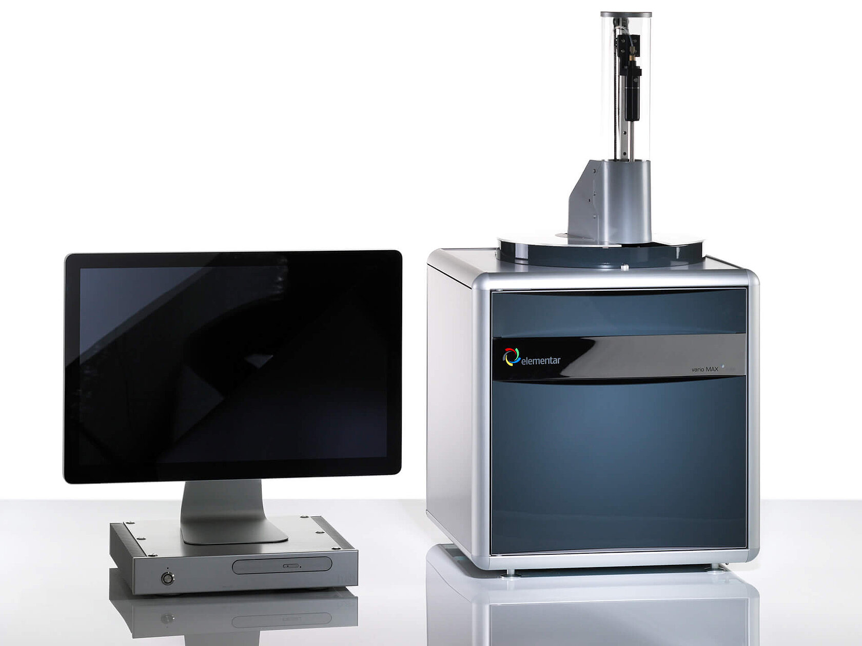 Organic elemental analyzer vario MAX cube with computer and monitor