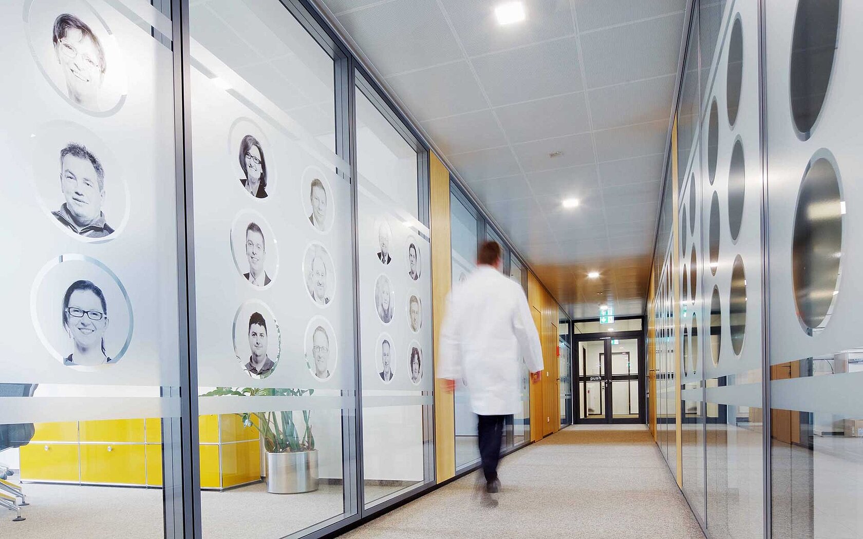 Flur im Elementar Firmengebäude